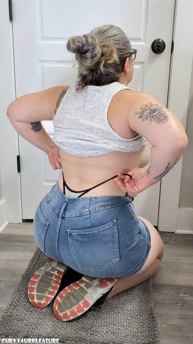Photo by Curvy4urpleasure with the username @Curvy4urpleasure, who is a star user,  March 14, 2023 at 1:09 PM. The post is about the topic MILF and the text says 'Because you can&#039;t get enough of it.. #MILF #Booty #Nsfwtw #Nsfwtwt'