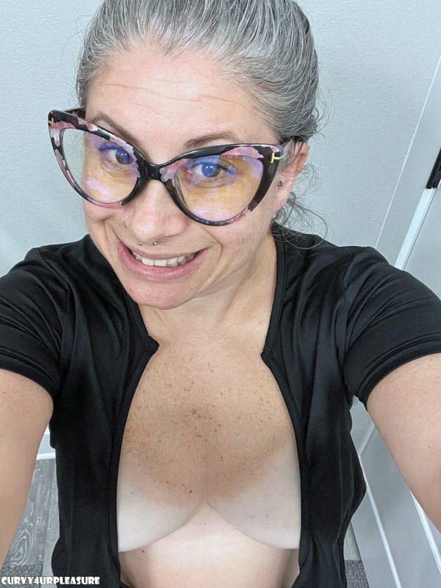 Photo by Curvy4urpleasure with the username @Curvy4urpleasure, who is a star user,  May 27, 2023 at 11:27 AM. The post is about the topic MILF and the text says 'Morning! #MILF #Nsfwtw #Nsfwtwt'