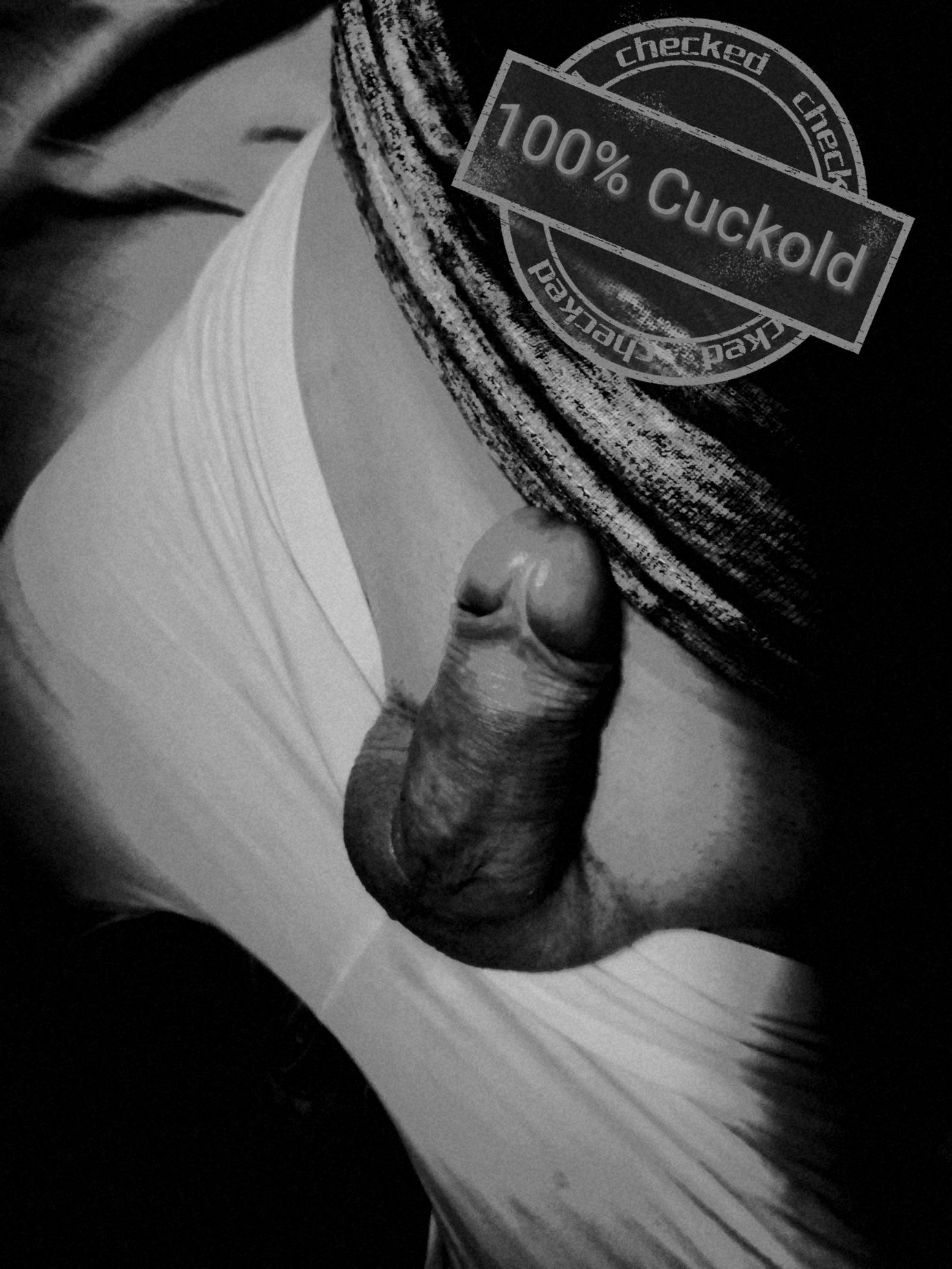 Album by IhrCuckold with the username @lovecou176454,  December 22, 2021 at 4:31 AM. The post is about the topic Cuckold and the text says 'Meine Kleinschwänzige FußFotze..'