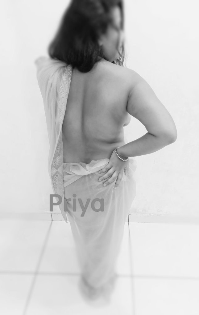 Photo by priyaanmol4 with the username @priyaanmol4, who is a verified user,  April 24, 2022 at 8:53 AM. The post is about the topic Hotwife