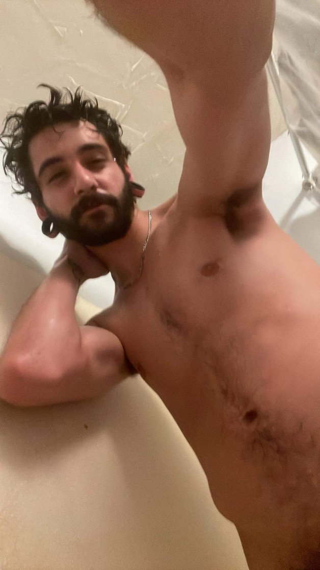 Album by domciri1990 with the username @dominicciritel1, who is a verified user,  November 1, 2021 at 5:58 AM. The post is about the topic Stepmoms and the text says 'new messege daddy i wanna have dome fun tonight😜🤤'