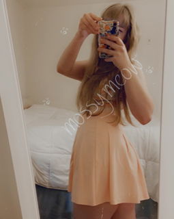 Photo by mossymeow with the username @mossymeow, who is a star user,  January 6, 2022 at 5:14 AM. The post is about the topic Teen and the text says 'do you like my outfit? :3'