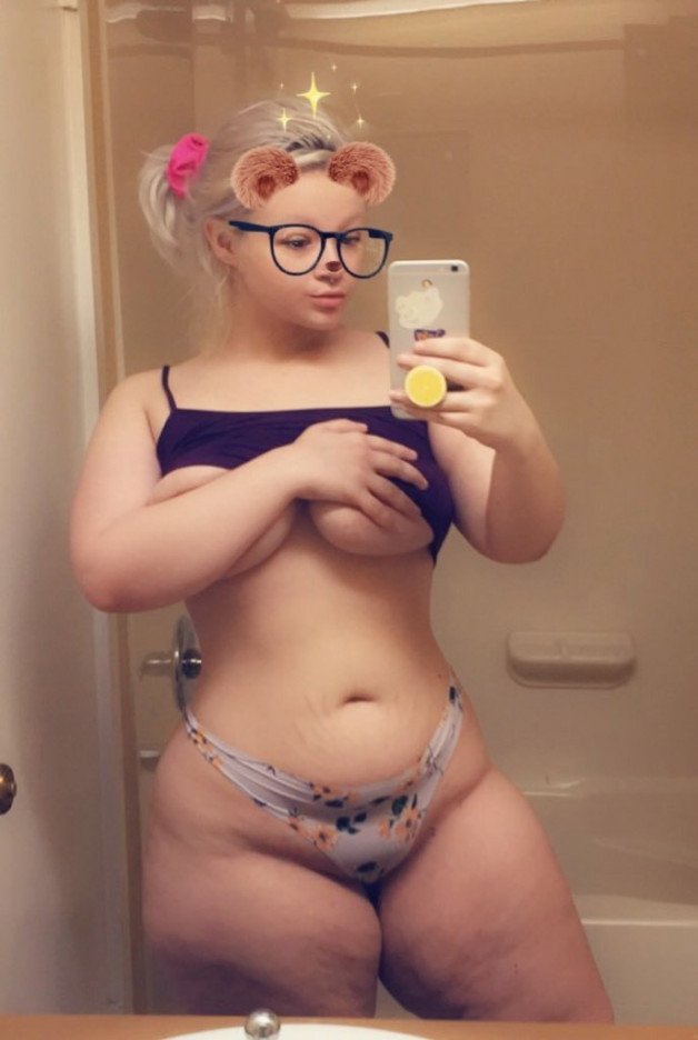 Photo by JessicaWantsToPlay with the username @imcrystalseth,  July 5, 2022 at 1:14 PM. The post is about the topic chubby amateurs