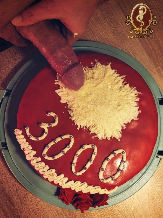 Photo by nyHor&bedDistur with the username @nyHorBedDistur, who is a verified user,  April 30, 2023 at 6:41 PM. The post is about the topic Funny Kink and the text says 'So much cream, and all for me 😍
But wait - I baked this cake to honor you guys, following and supporting us. We hit the 3 K bar and this is our big thank you!
Ladies and gens, I am happy to share his beautiful cock full of cream 💦'