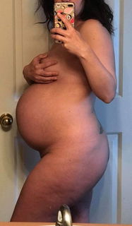 Photo by reggyreg with the username @reggyreg,  January 10, 2022 at 10:43 PM. The post is about the topic Pregnant and the text says 'Nothing is hottest than a pregnant woman. Don't you agree?'