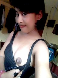 Shared Photo by deshimaal with the username @deshimaal,  January 28, 2022 at 6:37 AM. The post is about the topic Side-boob & downblouse