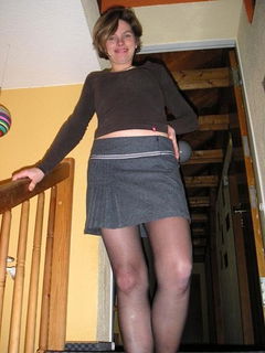 Photo by Ossibraut0705 with the username @Ossibraut0705,  December 7, 2021 at 3:23 PM. The post is about the topic Short Skirts