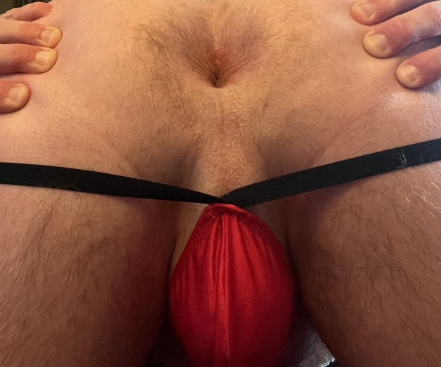 Photo by Slaveboyfucktoy with the username @Slaveboyfucktoy, who is a verified user,  October 9, 2022 at 10:50 AM. The post is about the topic Gay and the text says 'who wants to sink their fat cock in this??'