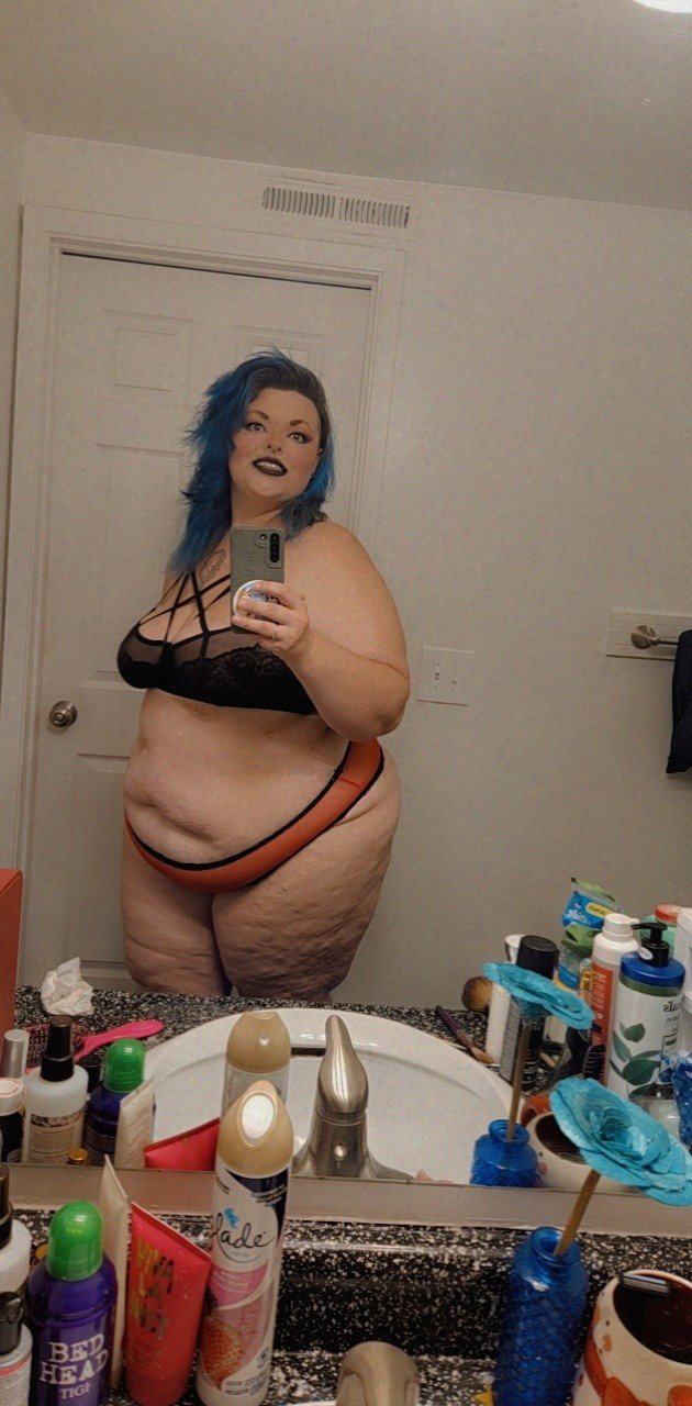 Photo by Chy.mama with the username @Chy.mama,  May 6, 2022 at 2:34 AM. The post is about the topic BBW and Chubby and the text says '#bww #fat #bigtiddygoth #boobs #ass #kitten'