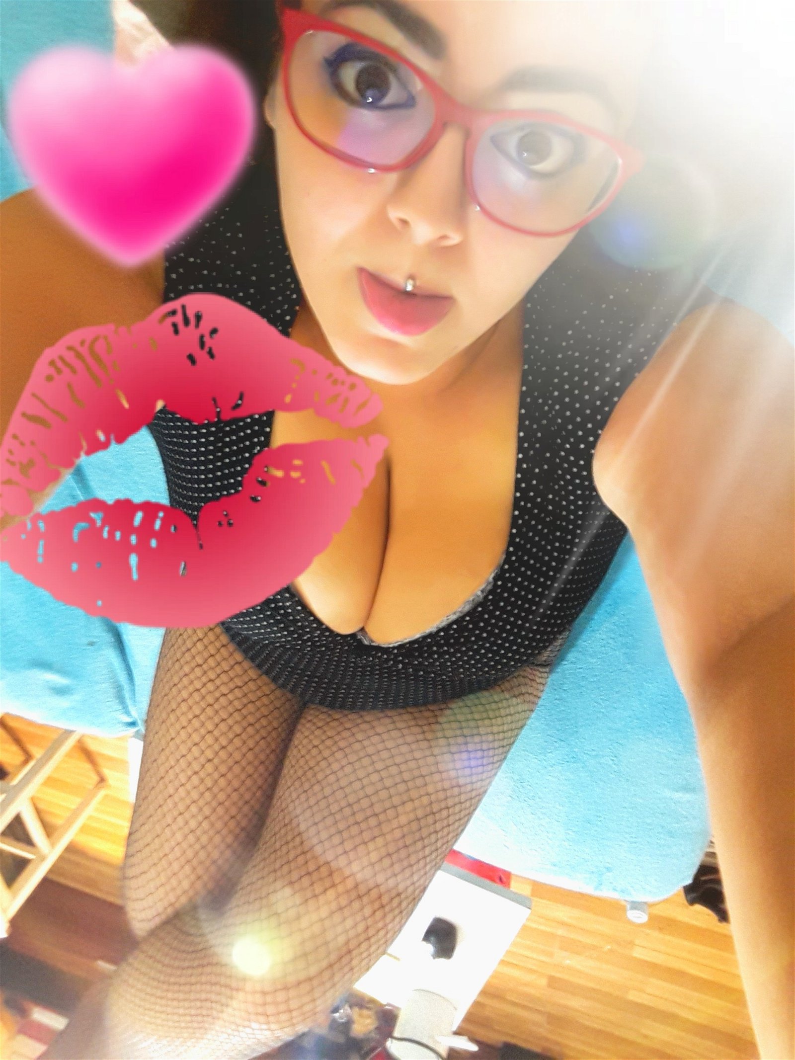 Photo by BustyVonKat with the username @BustyVonKat, who is a star user, posted on February 7, 2019 and the text says 'Come join me on mfc.

https://t.co/7OeHbUd2Jl

Let's have some fuuuun 😜💋

#cammodel #bbw #myfreecams'