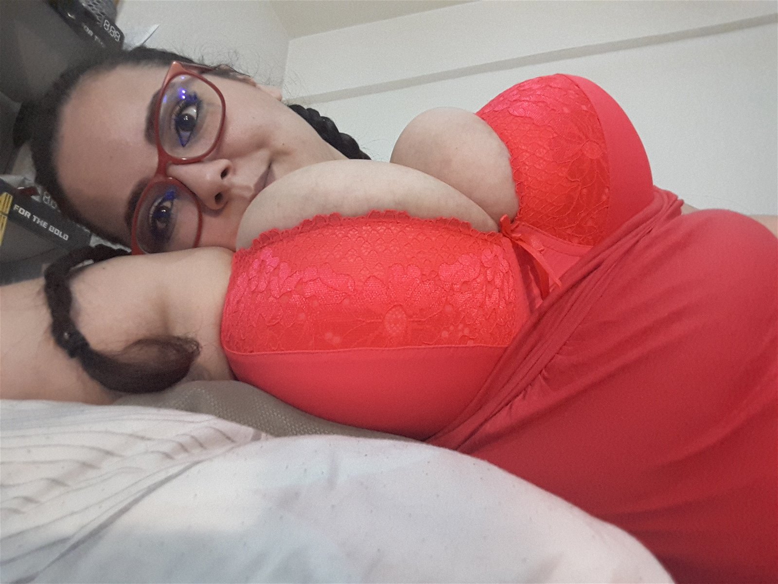 Photo by BustyVonKat with the username @BustyVonKat, who is a star user,  February 25, 2019 at 6:36 PM. The post is about the topic Busty Chicks and the text says '💋🦄'