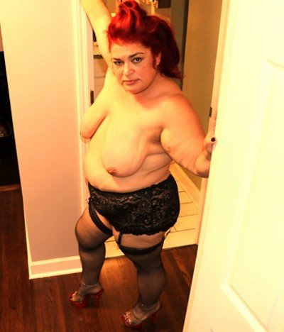Photo by Liz Heat with the username @swingingbbwwife, who is a star user,  December 26, 2021 at 2:17 AM. The post is about the topic Lifestyle Partners in Middle Tennessee and the text says 'Sexy Photos of Liz getting ready for a visitor'