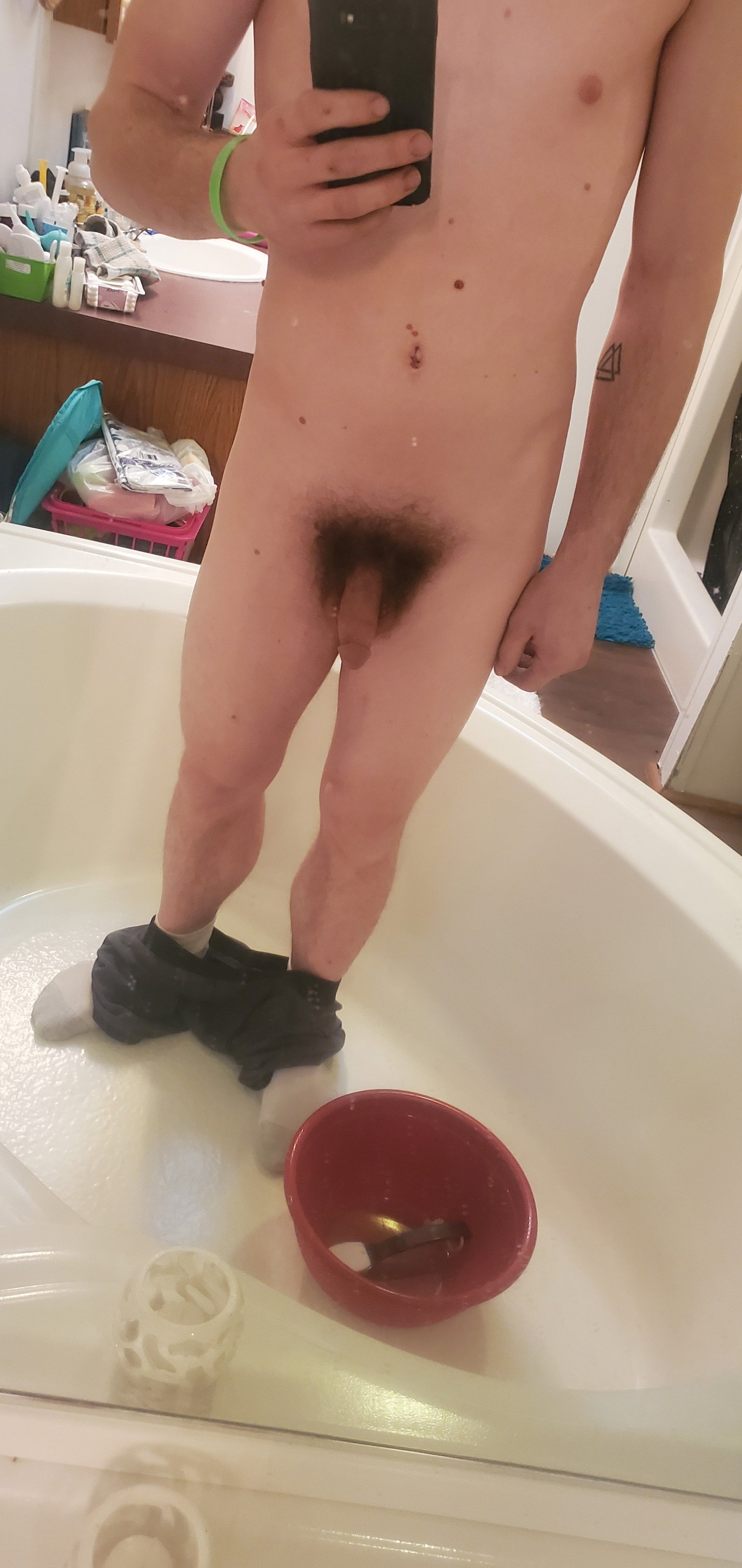 Photo by Cummchat with the username @Cummchat,  February 9, 2022 at 10:46 PM. The post is about the topic Anonymous Amateurs and the text says 'someone cum make me hard i grow really long cant wait to show you more!😏😉'