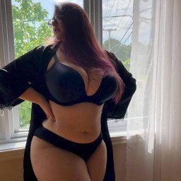 Photo by Complexlife style with the username @Djw172,  April 18, 2024 at 3:54 AM. The post is about the topic Chubby and Plumper Women