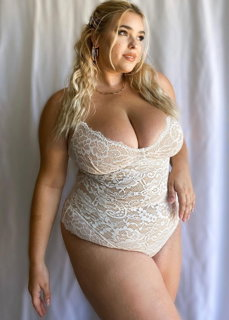 Photo by Complexlife style with the username @Djw172,  June 16, 2024 at 1:21 AM. The post is about the topic BBW Dangerous Curves & Big Cocks