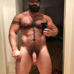 Photo by Complexlife style with the username @Djw172,  February 19, 2024 at 12:53 AM. The post is about the topic Gay Hairy Men