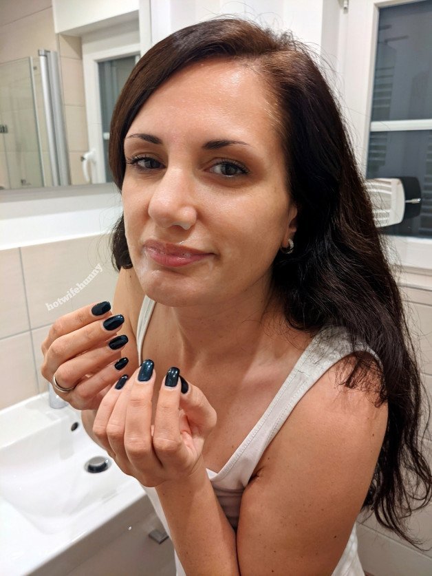 Photo by HotwifeHunny with the username @HotwifeHunny, who is a star user,  June 11, 2022 at 8:52 AM. The post is about the topic MILF and the text says 'Any thoughts on my new makeup? 🤤💦'