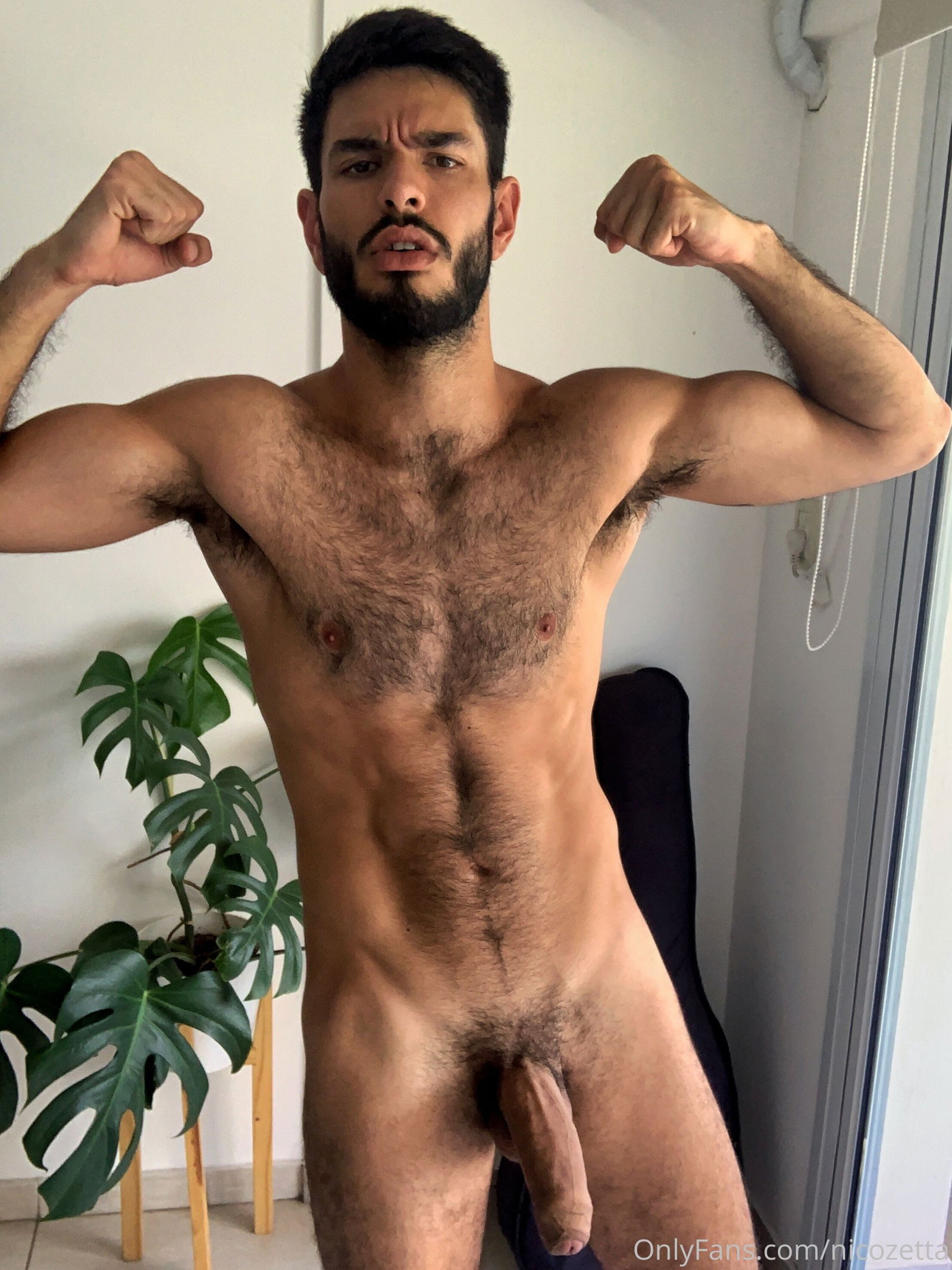 Watch the Photo by pmhu4242 with the username @pmhu4242, posted on January 18, 2022. The post is about the topic musclegay. and the text says '#musclegay #hunk #hung #sixpack'