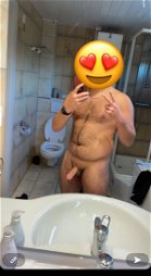 Photo by Decoris123 with the username @Deco5,  January 29, 2022 at 8:38 AM. The post is about the topic Best Nude and the text says 'who wants to see it with my face?'