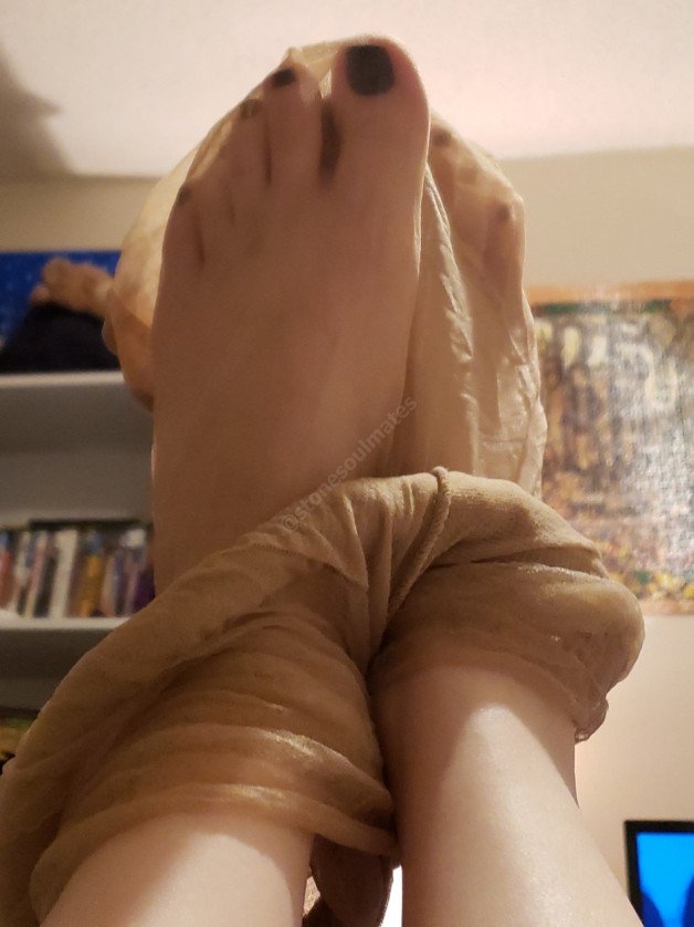 Photo by stonesoulmates with the username @stonesoulmates, who is a star user,  December 21, 2022 at 9:02 PM. The post is about the topic Foot Fetish and the text says 'For the foot lovers!'