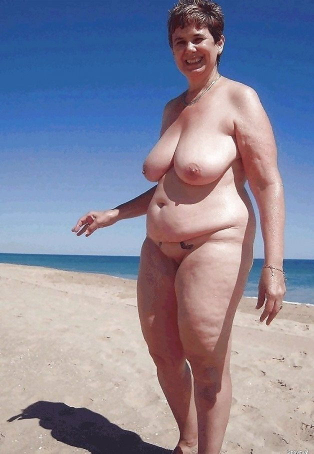 Photo by zen1950 with the username @zen1950,  February 13, 2024 at 7:35 PM. The post is about the topic Matures et vieilles femmes and the text says 'Des seins qui tombent, un ventre rond, bourrelet et cellulite, haaa, j'adore !
👀👀👀 50💕💕'