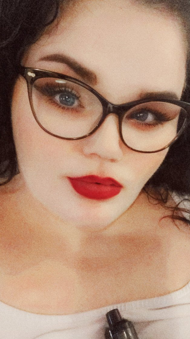 Photo by BBWfoxy with the username @BBWfoxy, who is a star user,  February 12, 2022 at 9:05 AM. The post is about the topic MILF and the text says 'Hey lovely people, wanna see explicit videos, live streams of my tight wet pussy getting pounded follow this link  and sub, 20% discount for the first 10 people and if you're wanting pics make just for you at the price ill do anything 🤤😉 so come and say..'