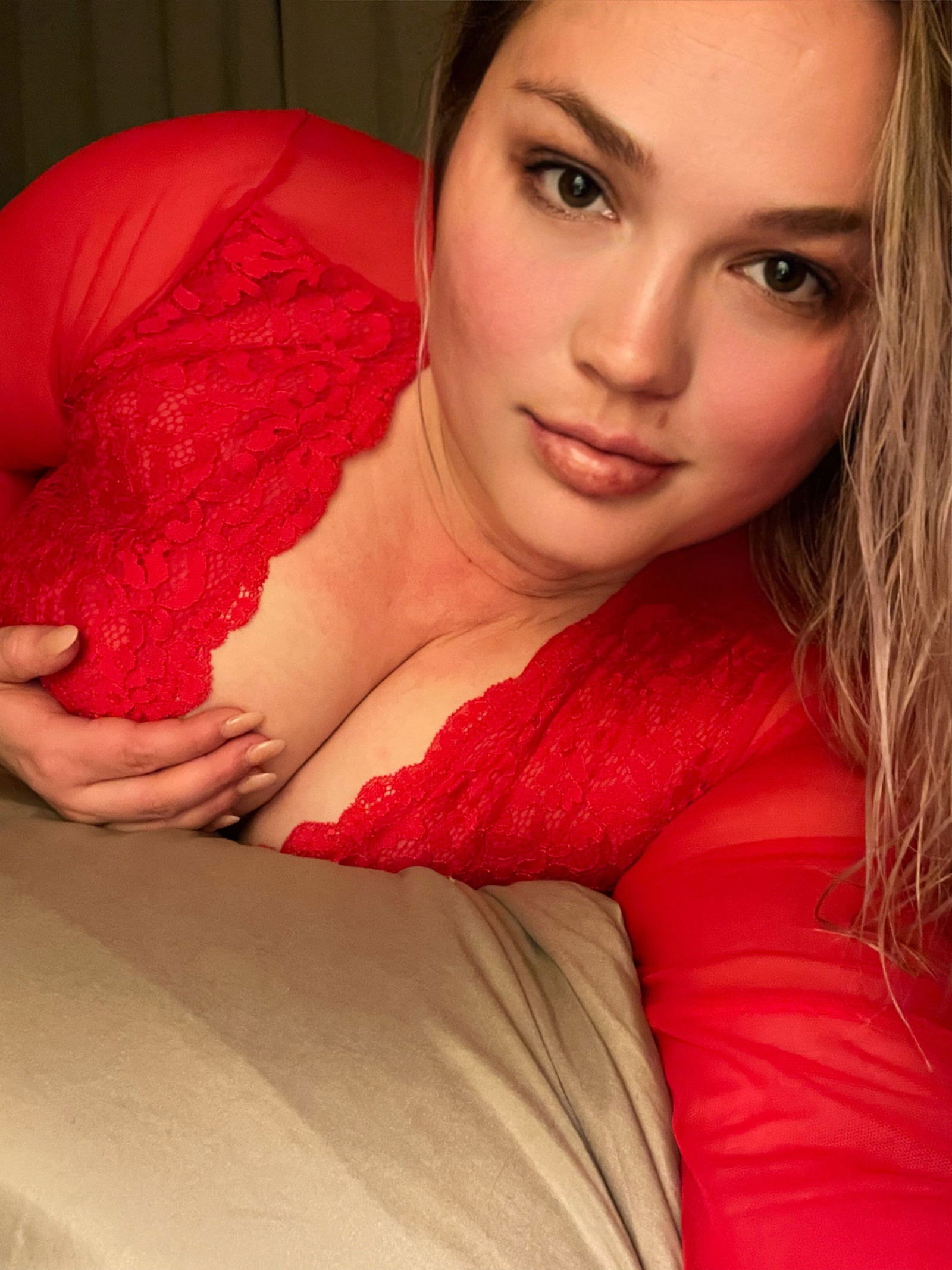 Album by April Mae with the username @iamaprilmae, who is a star user,  February 2, 2022 at 9:45 PM. The post is about the topic OnlyFans Verified Models and the text says 'Cum visit your nextdoor brown eyed girl ♥️💋 FREE SUB 💋♥️www.onlyfans.com/iamaprilmae'