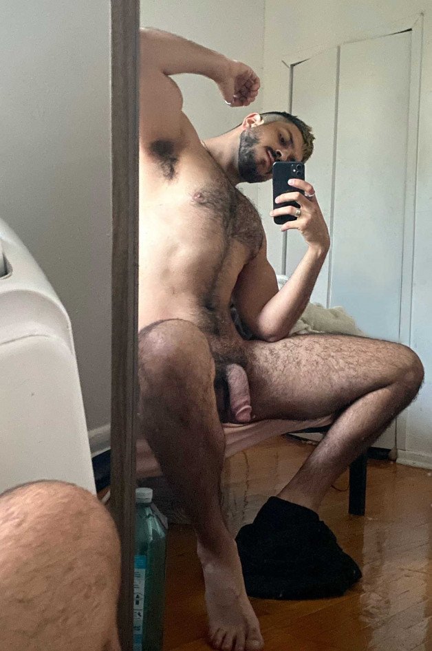 Photo by BE with the username @BE,  November 9, 2022 at 2:38 PM. The post is about the topic Gay Hairy Men