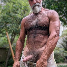 Photo by BE with the username @BE,  February 25, 2024 at 6:49 AM. The post is about the topic Gay Hairy Men