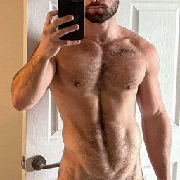 Photo by BE with the username @BE,  December 10, 2022 at 12:47 PM. The post is about the topic Gay Hairy Men