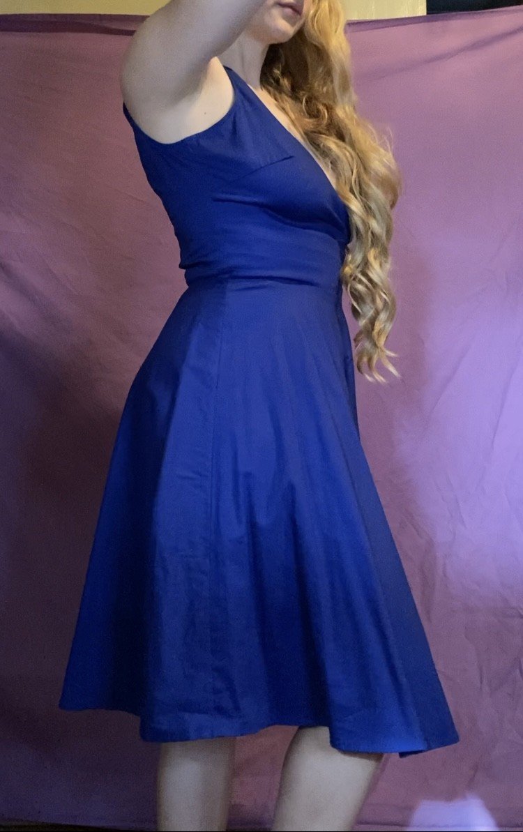 Photo by Betsy3.0 with the username @Betsy3.0, who is a verified user,  April 5, 2022 at 4:27 PM. The post is about the topic Amateurs and the text says 'spring dress💙B'