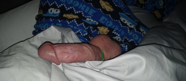 Photo by Hard14u269 with the username @Hard14u269,  November 28, 2023 at 2:33 PM. The post is about the topic Rate My Cock and the text says 'good morning ladies 😉'