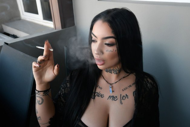 Photo by AmberdeeXXX with the username @amberdeexxx,  March 21, 2022 at 6:45 PM. The post is about the topic Cute Girls and the text says 'smoking a cigarette'