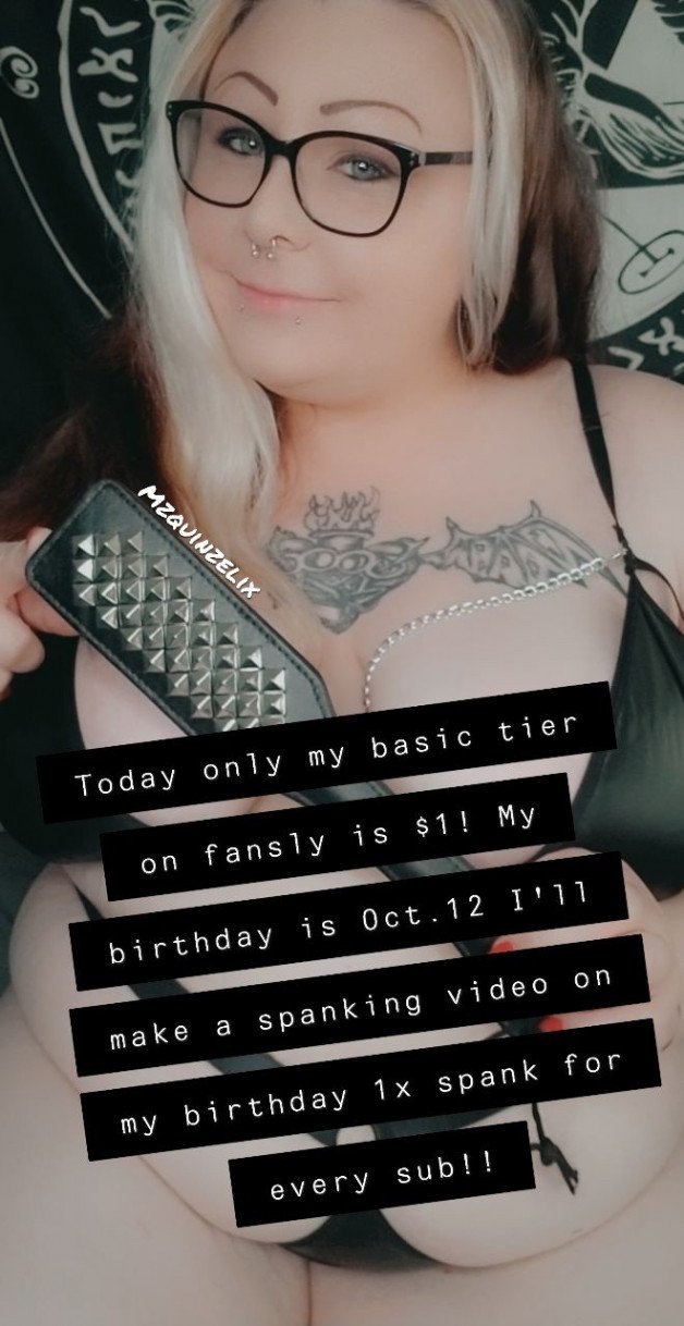 Photo by MzQuinzelix with the username @MzQuinzelix, who is a star user,  October 1, 2022 at 3:50 PM and the text says 'Dont miss this deal!!!
$1 for your firat month of my basic tier!
https://fans.ly/subscriptions/giftcode/NDA4NTE3Njg3MTI0MTc2ODk2OjE6MTo0YWI5NjljMTQ4'