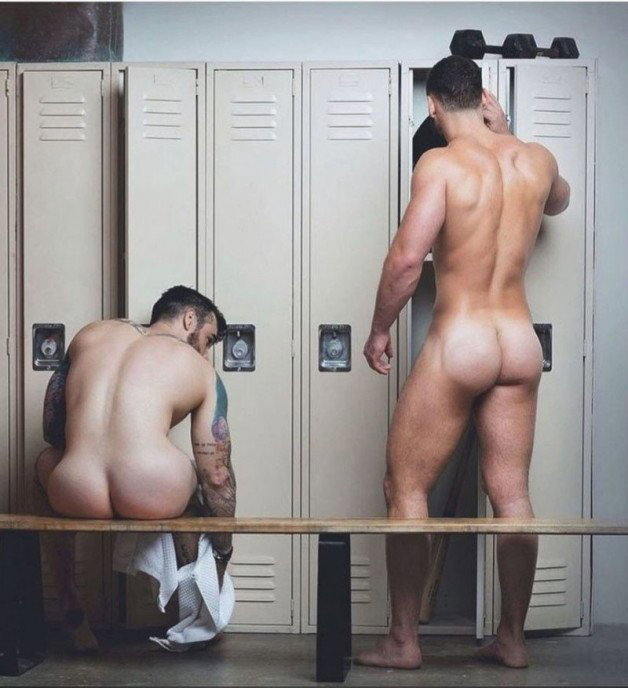Photo by Dorian Gay with the username @doriangay,  April 1, 2022 at 2:18 AM. The post is about the topic Gay Photo Story and the text says '#gay #dude #ass #body #hot'