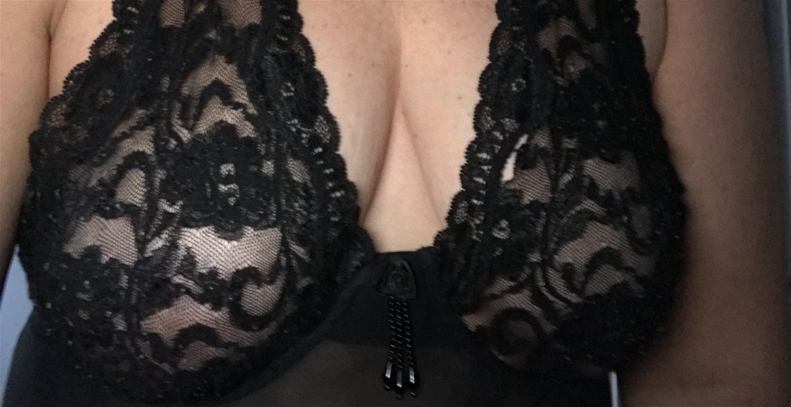 Cover photo of Momsnaughtyhobby69