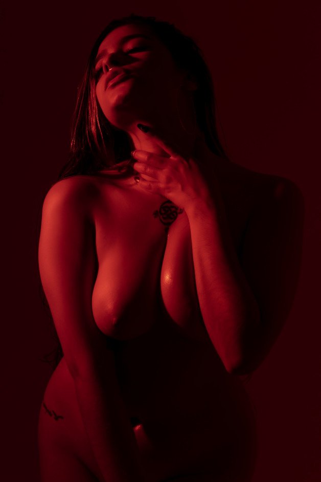 Photo by Cherry.tv with the username @Cherry.tv, who is a brand user,  July 18, 2023 at 9:09 PM. The post is about the topic Big Natural Boobs and the text says 'Do you see RED? 
Live Now: 
https://bit.ly/46Y0c9B'