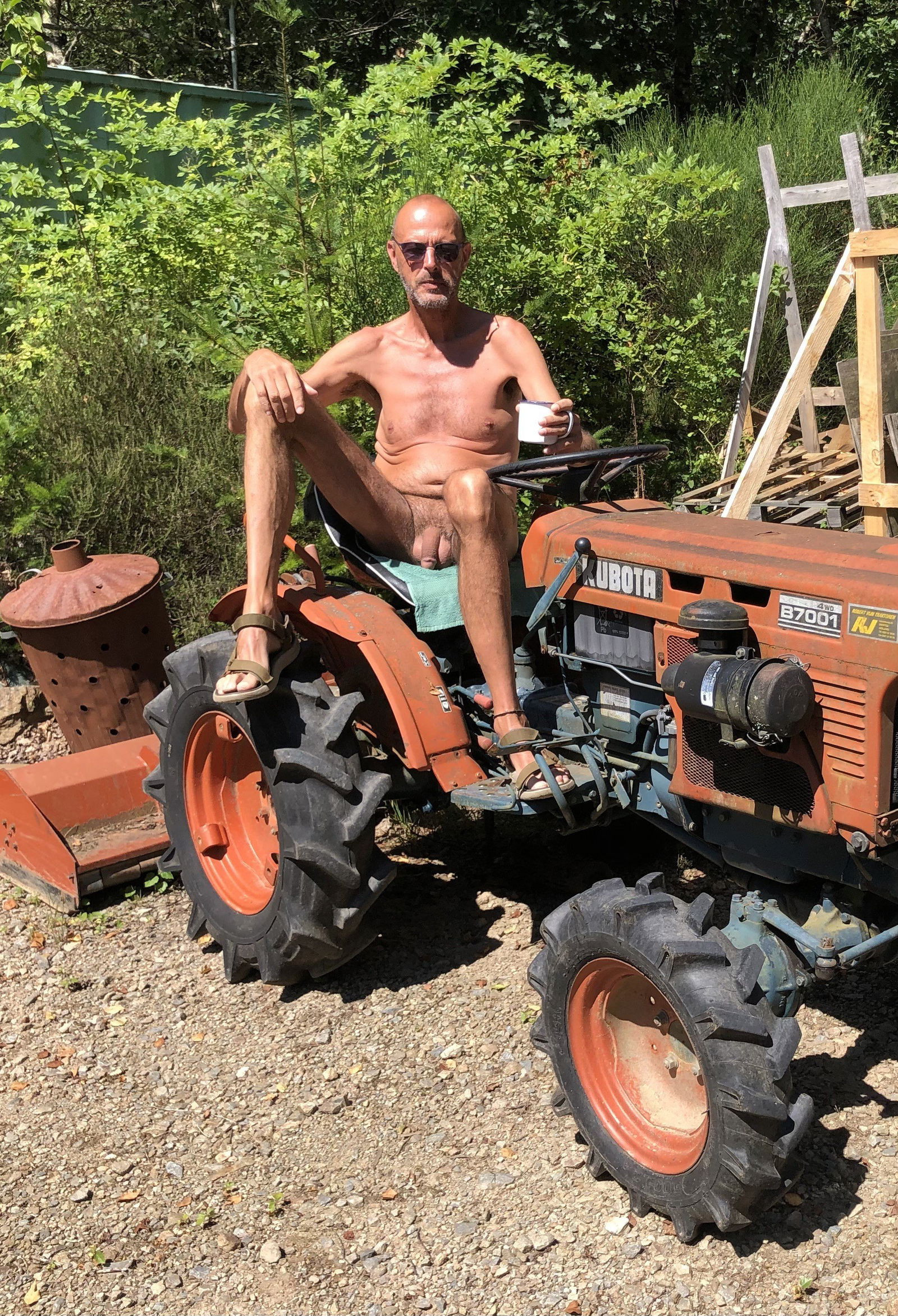 Album by busrijderke with the username @busrijderke, who is a verified user,  September 10, 2024 at 6:32 PM. The post is about the topic Male life outdoors and the text says 'nude vacation with cofee..'