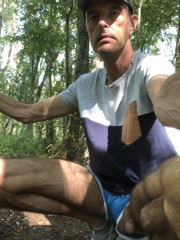 Photo by busrijderke with the username @busrijderke, who is a verified user,  August 25, 2022 at 4:28 PM. The post is about the topic Male life outdoors and the text says 'went cruising..'