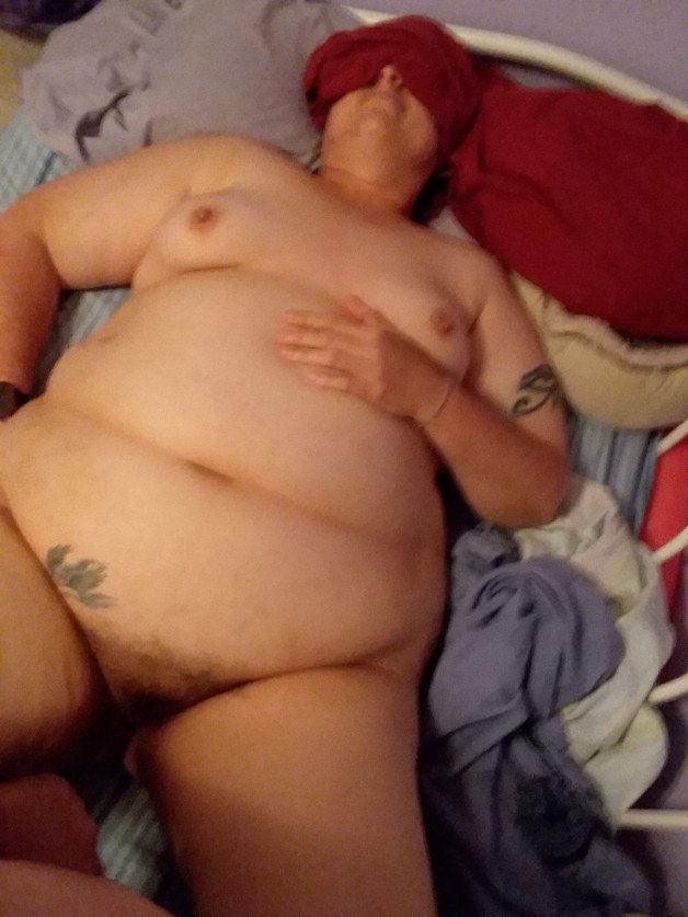 Photo by SexyWifeTracey with the username @SexyWifeTracey,  April 15, 2023 at 4:57 AM. The post is about the topic FATGIRLS! and the text says 'Showing off my fat body'