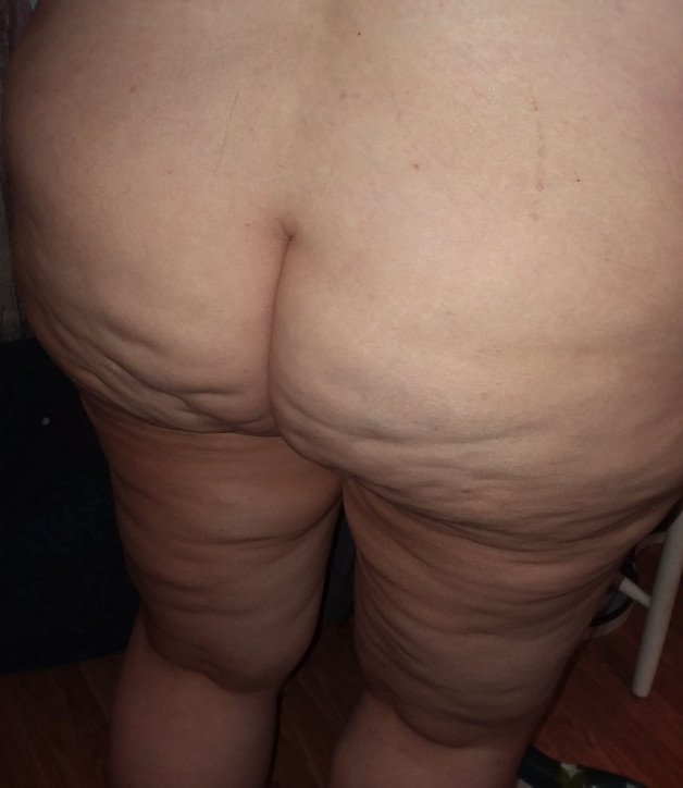 Photo by SexyWifeTracey with the username @SexyWifeTracey,  January 21, 2023 at 1:54 AM. The post is about the topic BBW Asses