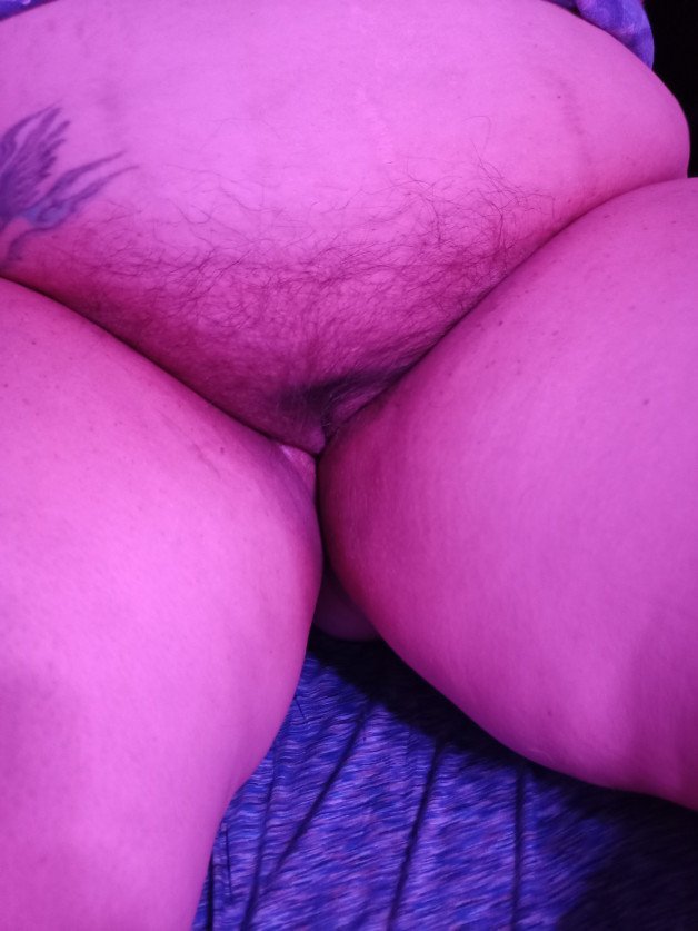 Photo by SexyWifeTracey with the username @SexyWifeTracey,  February 3, 2024 at 3:33 AM. The post is about the topic happy hairy fat cunt