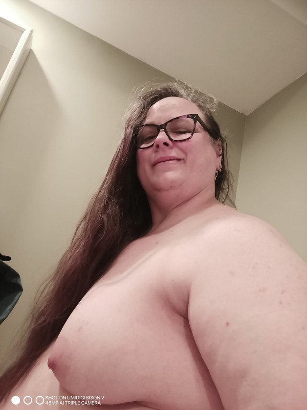 Watch the Photo by SexyWifeTracey with the username @SexyWifeTracey, posted on December 31, 2023. The post is about the topic BBW Tracey. and the text says 'Just before my first guy of the day today in Canada'