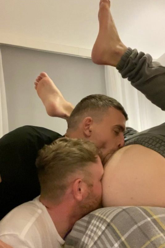 Photo by Swintonmick with the username @Swintonmick,  September 2, 2022 at 6:00 AM. The post is about the topic Gay Rim and the text says 'I'd love to share an arse like this '