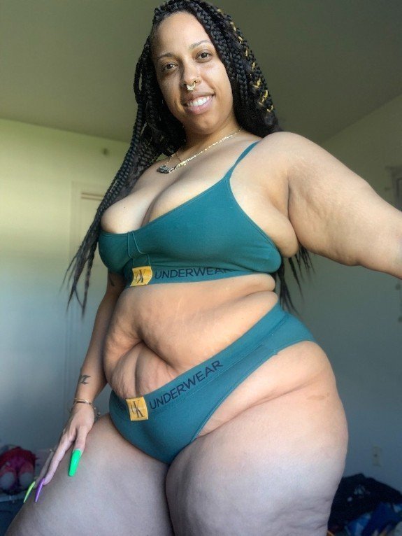 Photo by black-z with the username @black-z,  April 12, 2022 at 9:11 AM. The post is about the topic Busty Black Women