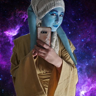 Photo by Rosabellaxoxo with the username @Rosabellaxoxo,  April 9, 2022 at 3:05 PM. The post is about the topic Cosplay Hotness XXX and the text says 'any #starwars fans out there who would like to chat it up with a sexy Twi'lek girl on the Bate tonight? let me know ;)'