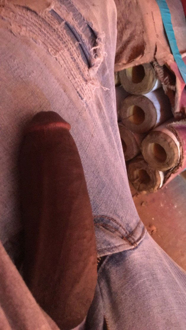 Photo by Rnr501.show with the username @Kidkid501, who is a verified user,  October 31, 2022 at 7:22 PM. The post is about the topic BBCSluts and the text says 'at work bored ?'