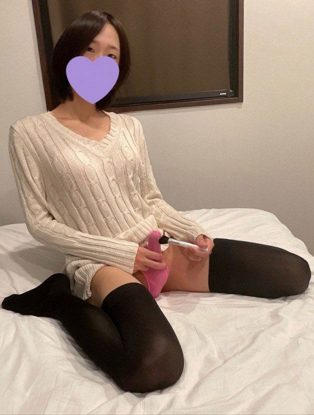 Photo by YuCD with the username @YuCD, who is a verified user,  June 11, 2022 at 4:47 PM. The post is about the topic Sissy and the text says 'Edging💖 #sissy'