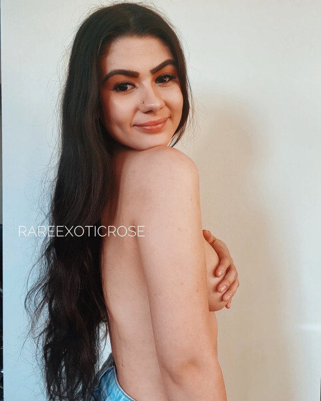 Photo by Rareexoticrose with the username @Rareexoticrose, who is a star user,  July 18, 2022 at 11:53 AM and the text says 'https://onlyfans.com/rareexoticrose'
