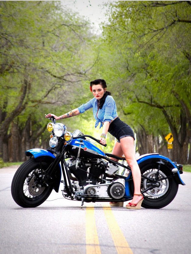 Photo by rockabilly2 with the username @rockabilly2,  February 13, 2015 at 6:30 AM and the text says 'biker-queens:Biker Queen http://biker-queens.tumblr.com/'